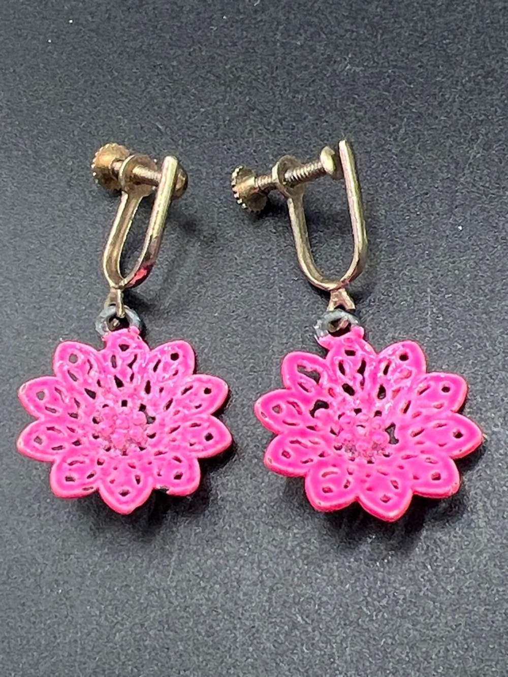 Vintage Bright Pink Floral Filigree Screw-Back Drop Earrings